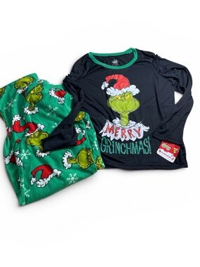 The Grinch holiday pajama set.  size Large NWT‎